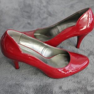 Bandolino Womens Heels in Red